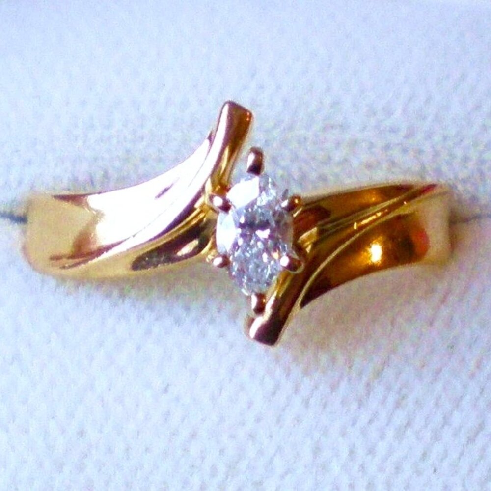 Vintage 14K Yellow Gold Marquise 0.30Ct Diamond Solitaire Engagement Ring